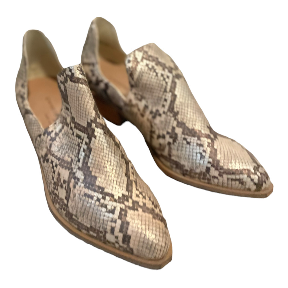 Chinese Laundry Fortune Bootie Reptile Size 6